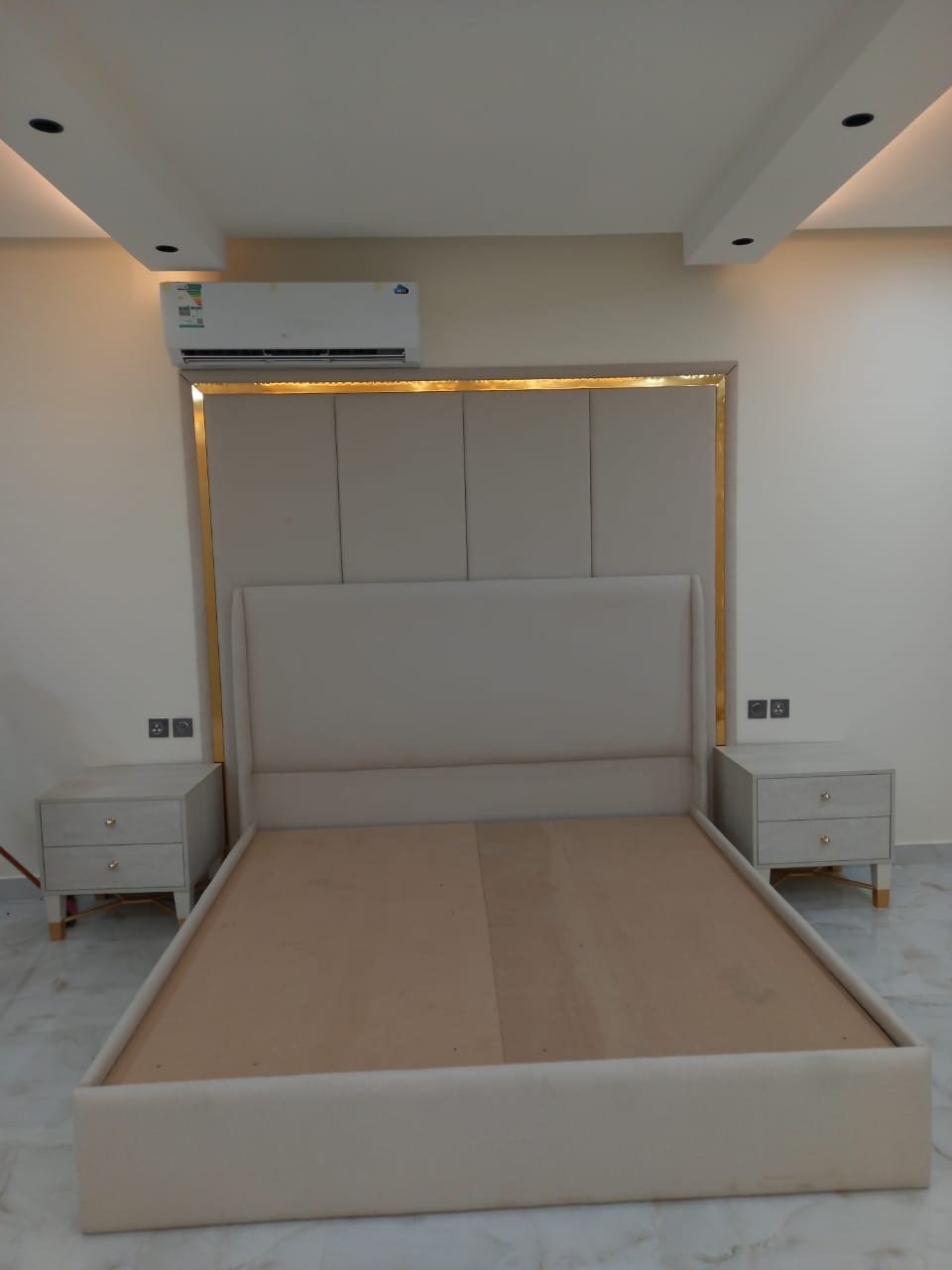 ce06a71b-160c-4221-adce-b0842987a575